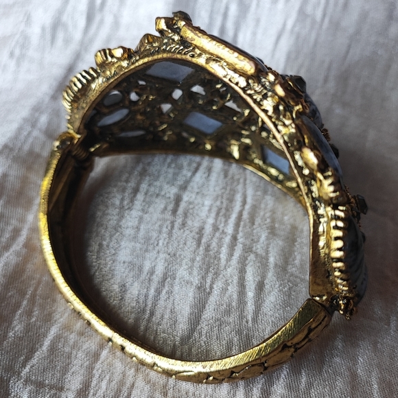 Huge Gold Tone Bangle Clamper Bracelet Glass Gray Mottled Square Stones Unsigned - Picture 2 of 12